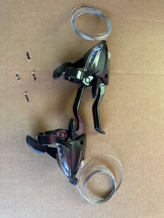 Klamkomanetki Shimano 3x7 biegów . Okazja Nowe