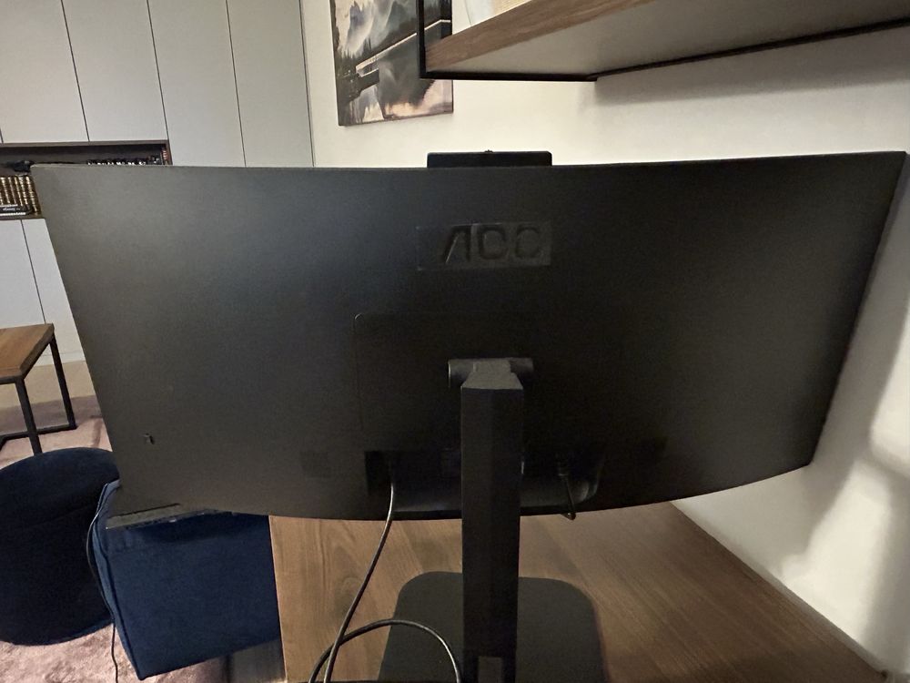 Sprzedam zakrzywiony monitor MONITOR AOC z wbudowan kamera BK