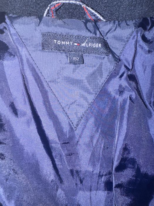 Casaco de penas marca Tommy hilfinger tamanho 11/12 anos