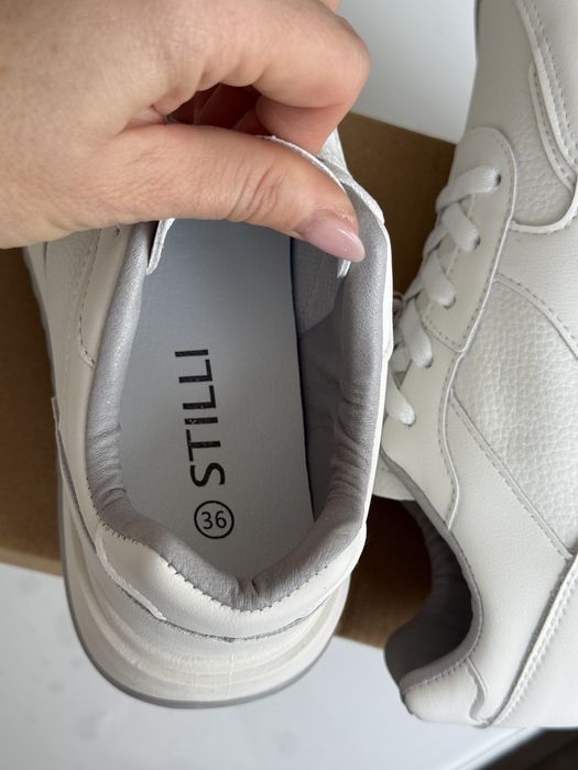 Кросівки білі натуральна шкіра 36-23,5см