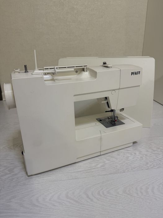 Швейна машинка Pfaff Hobby 1142