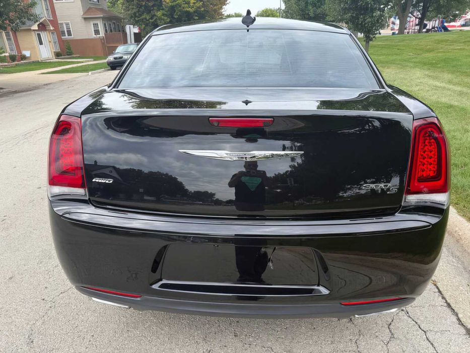 Chrysler 300      2016