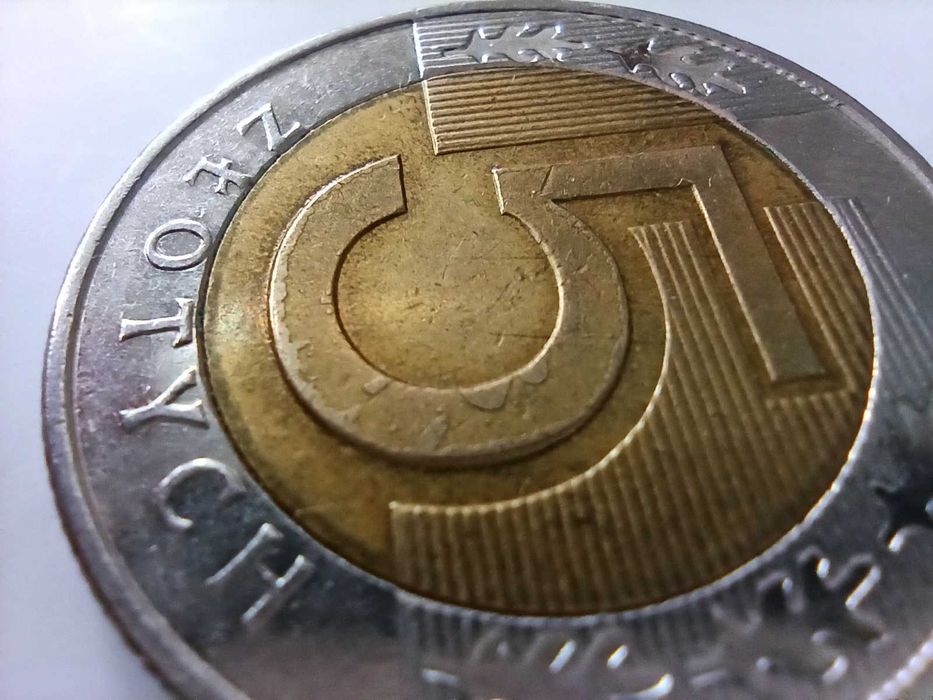 5 zł z 2010r z destruktami na awarsie i rewersie