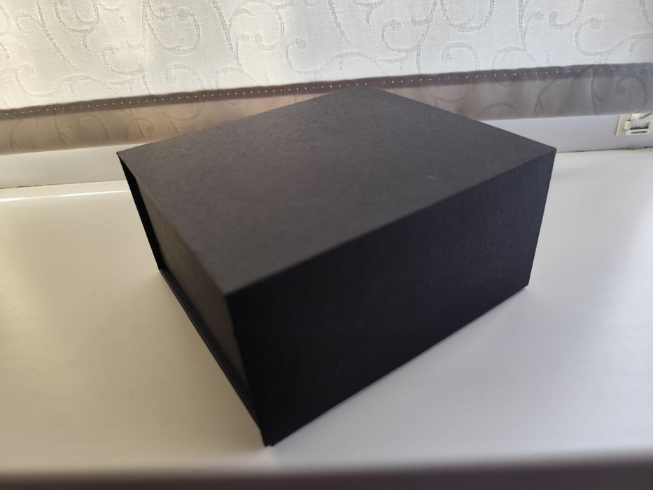 Коробки, пакування на магнітах