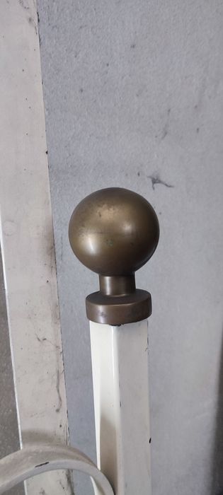 Cama de ferro antiga