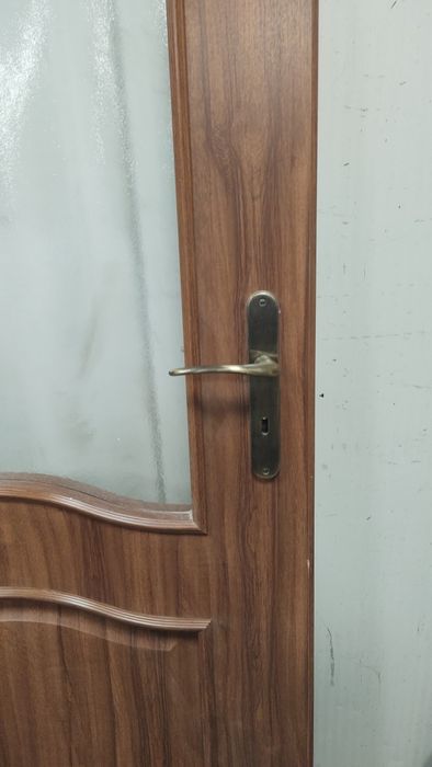 Drzwi wewnętrzne 80 z szybą i oscieznicą