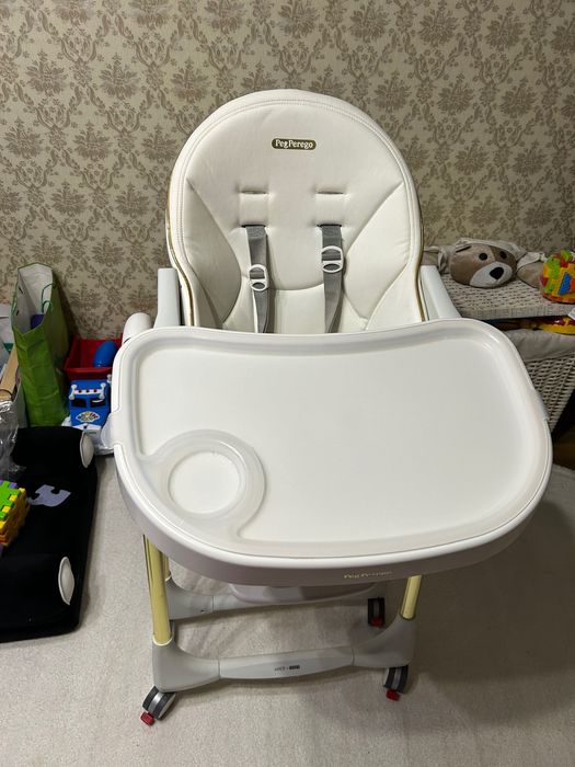 Продам стільчик для годування Peg-Perego  Prima Pappa Follow Me Gold