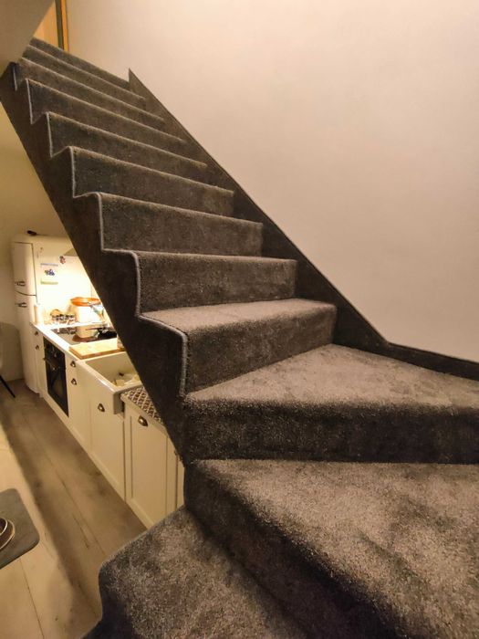 Montaż wykładziny dywanowej, PCV   , schody od A do Z wylewka