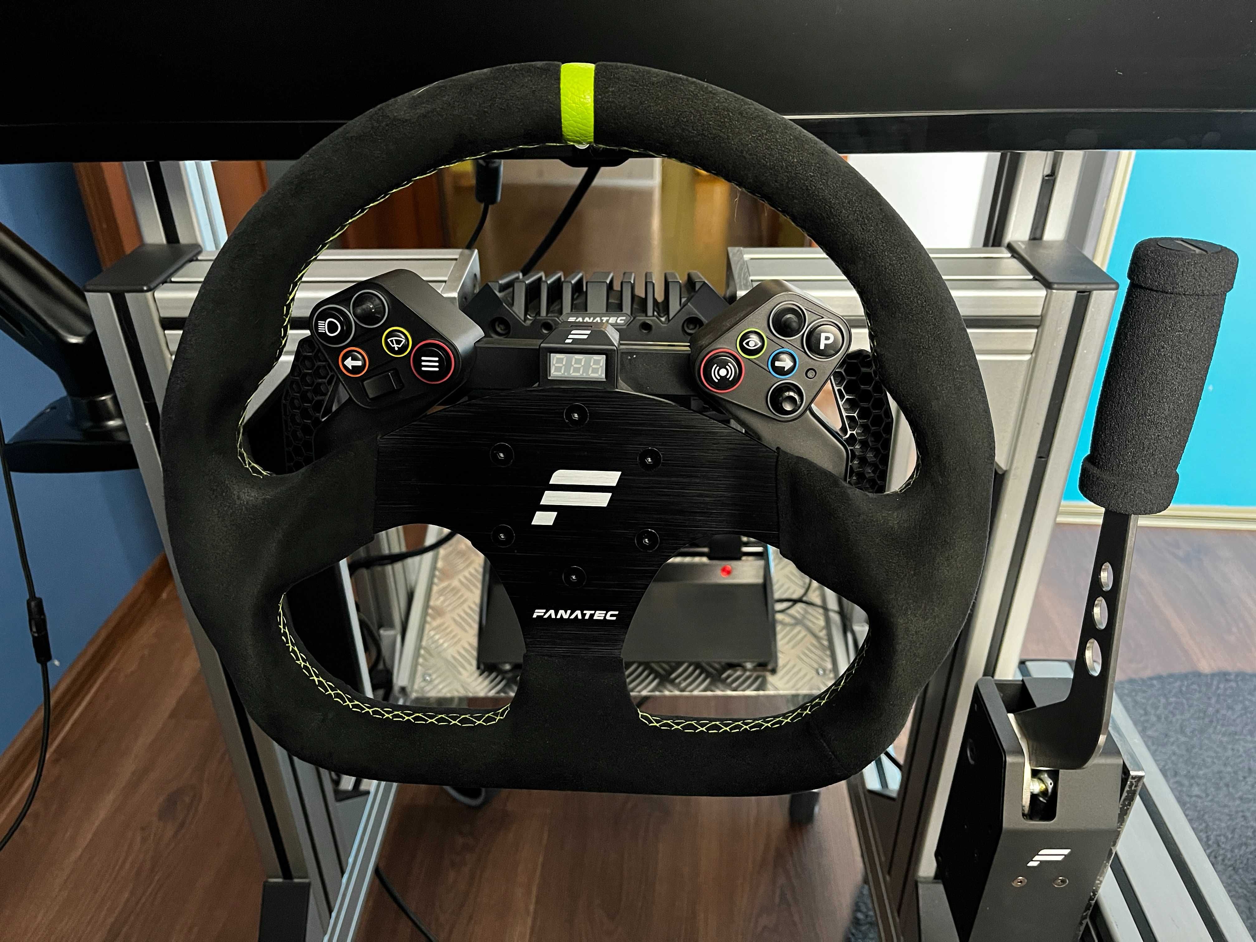 Zestaw Fanatec+stelaż z fotelem+monitor
