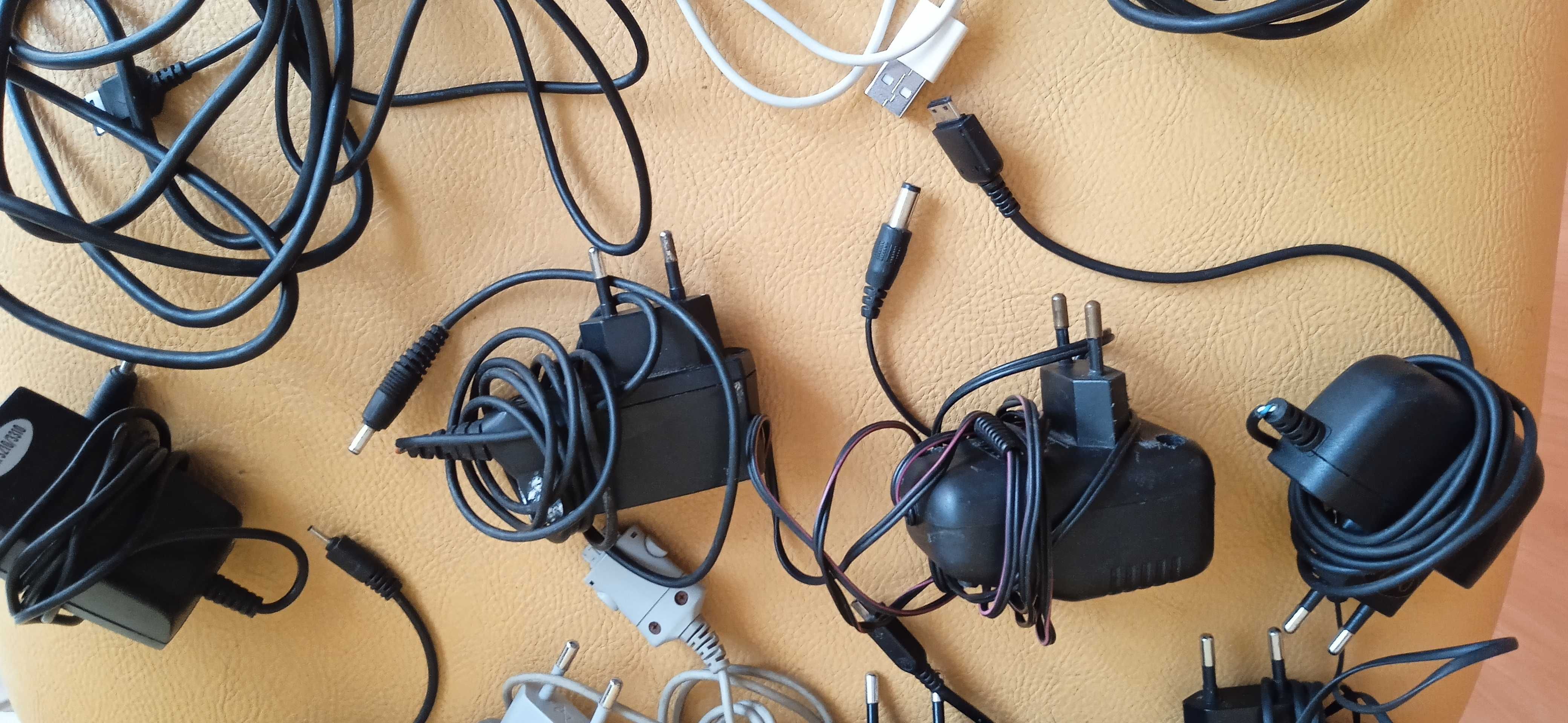 Stare Ładowarki tel. 9 sztuk