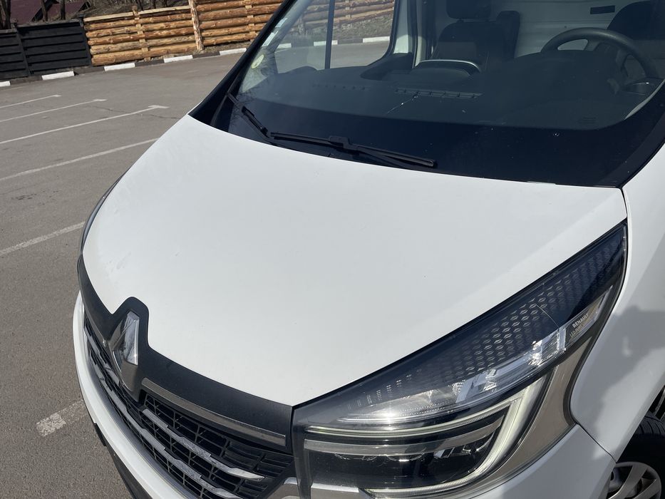 Капот з емблемою Renault Trafic 3 2.0 2019-2022 запчастини