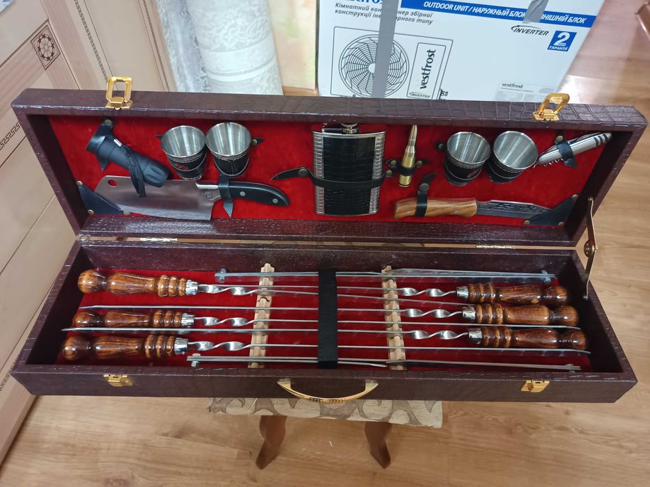 Подарунковий набір шампурів у шкіряному кейсі VIP  17 предметів