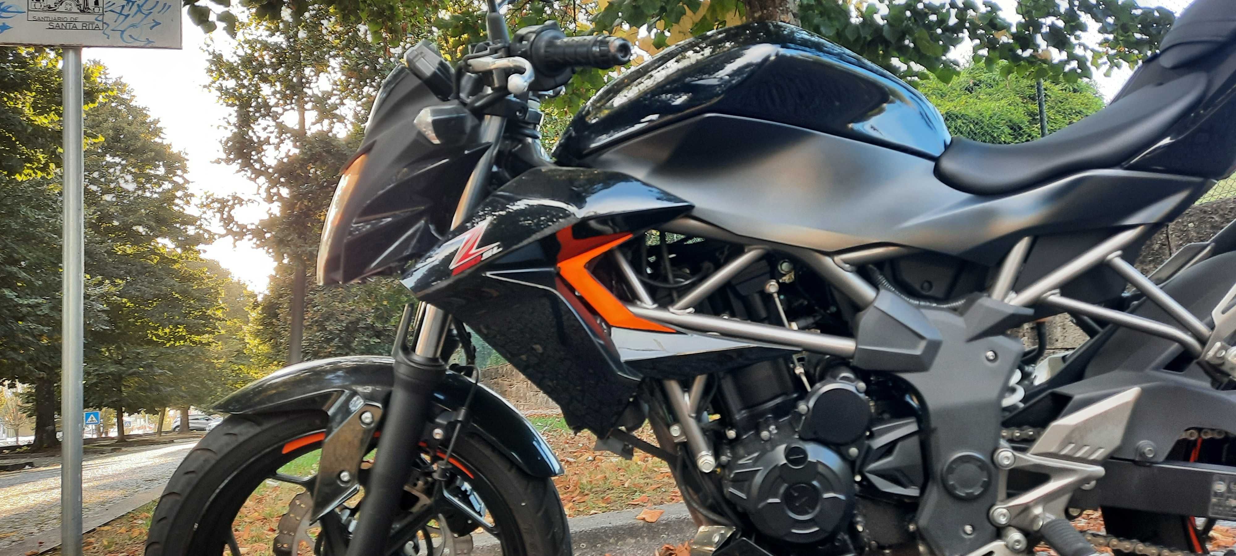 Kawasaki Z 250 SL (ano 2016)
