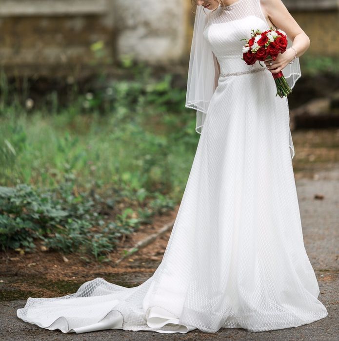 Весільна сукня А-силует колір айворі