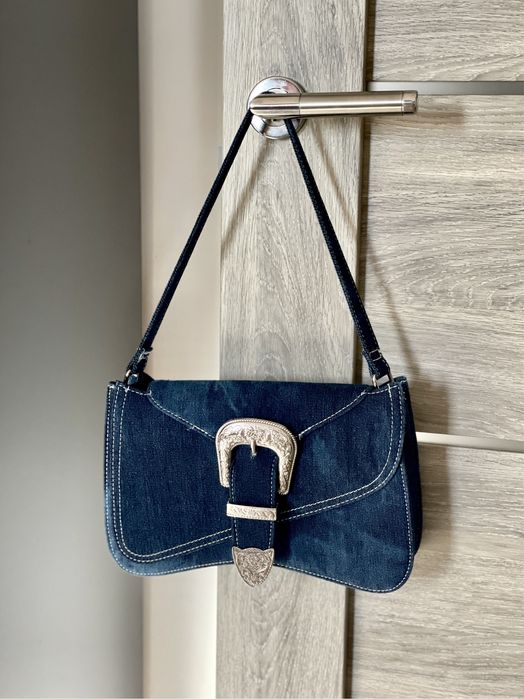 Сумка через плече з вибіленого деніму з пряжкою