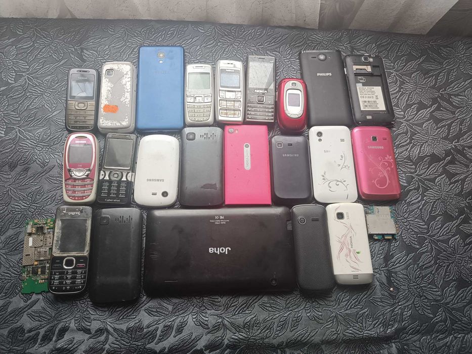 Nokia Sony Ericsson Siemens 25 шт лот