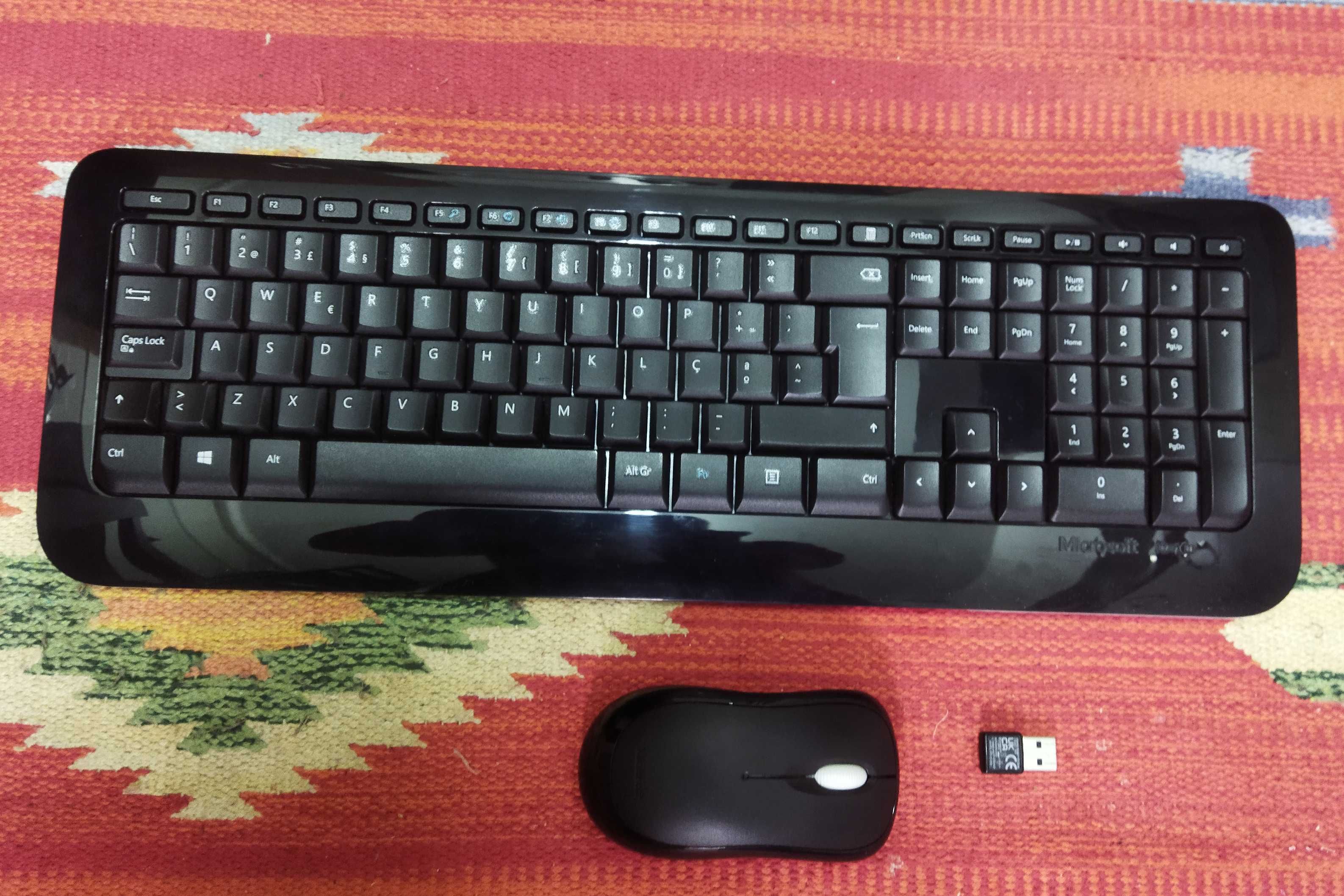 vendo teclado sem fios com rato