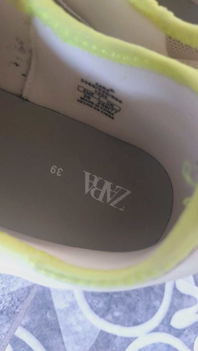 Sprzedam buty sportowe