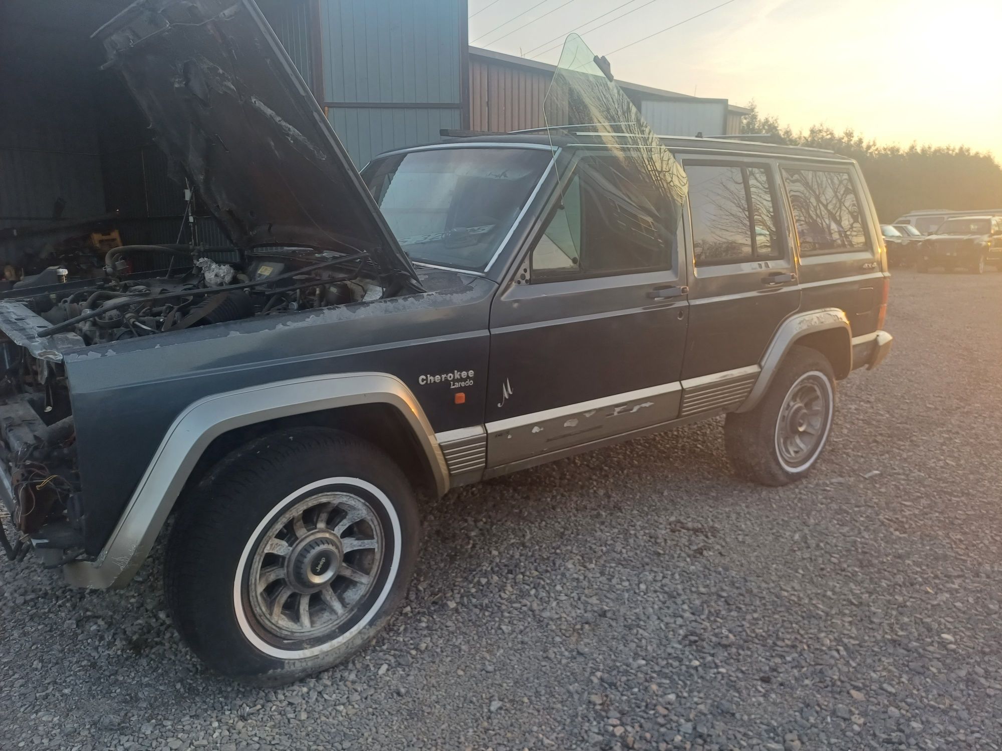 Jeep części modele XJ,ZJ,KJ,WJ,YJ,MJ
