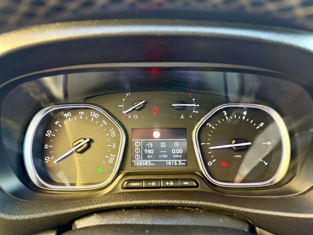 Citroën Jumpy 2.0 BlueHDi Longa - Março de 2019