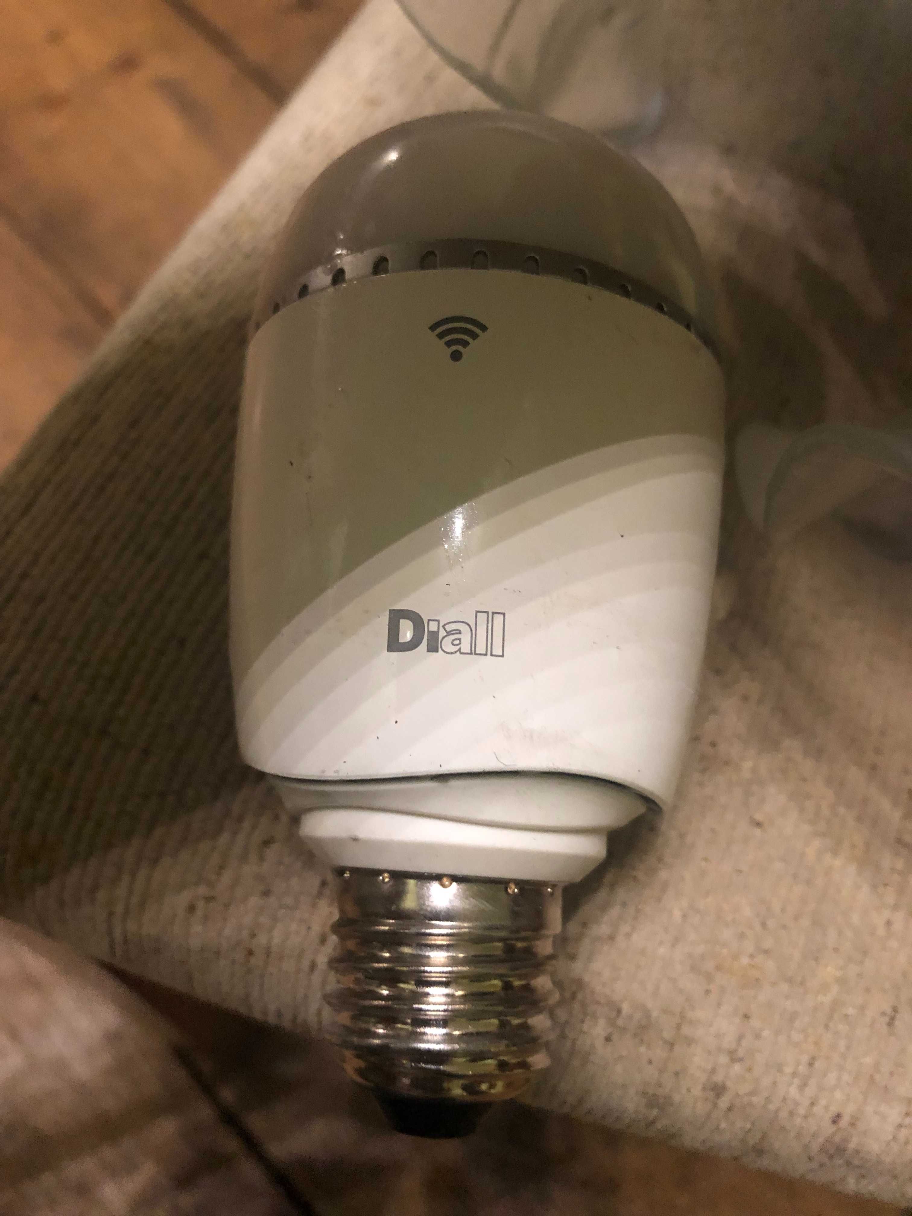 Lampa Wiatrak wi-fi+ sprawna zadbana wentylacja oświetlenie