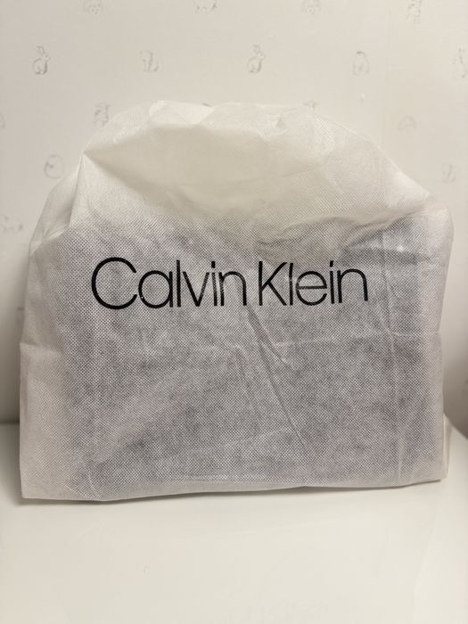 Шкіряна сумка Calvin Klein оригінал як нова