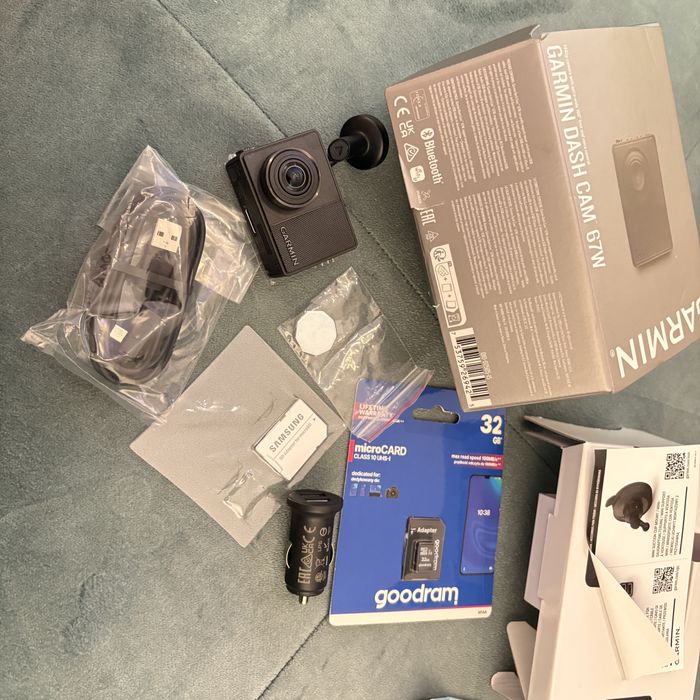 Wideorejestrator Garmin Dash Cam 67W