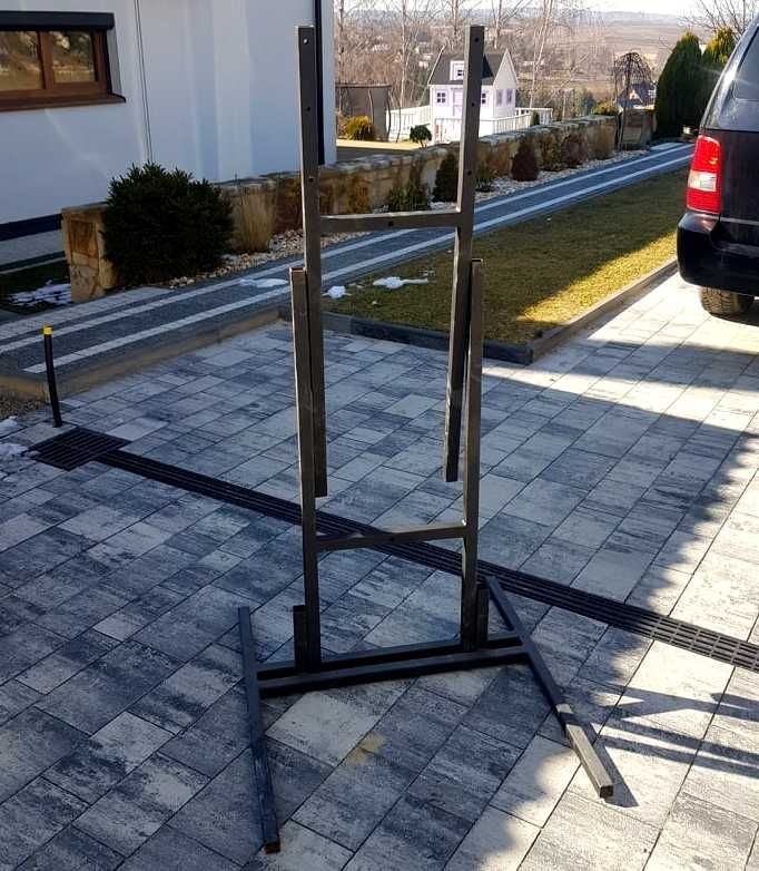 Mobilny stojak pod TV