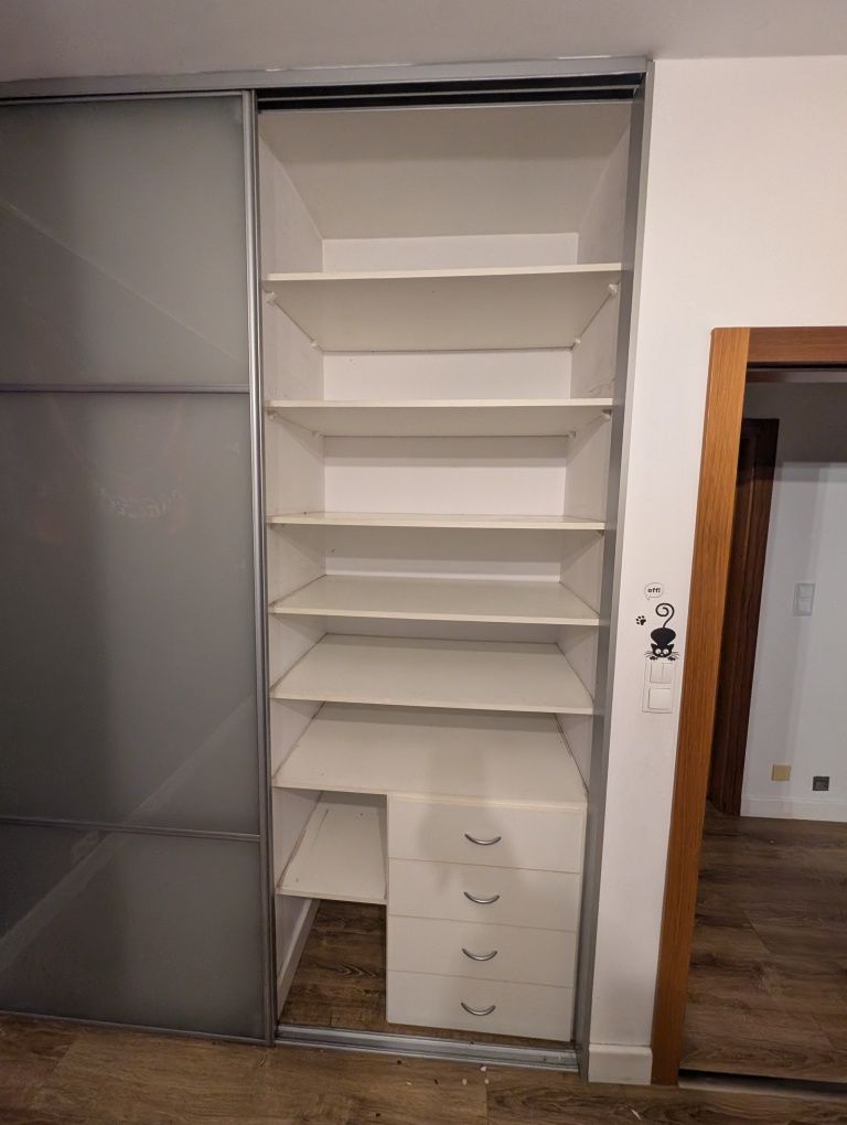 Szafa przesuwna do zabudowy komandor