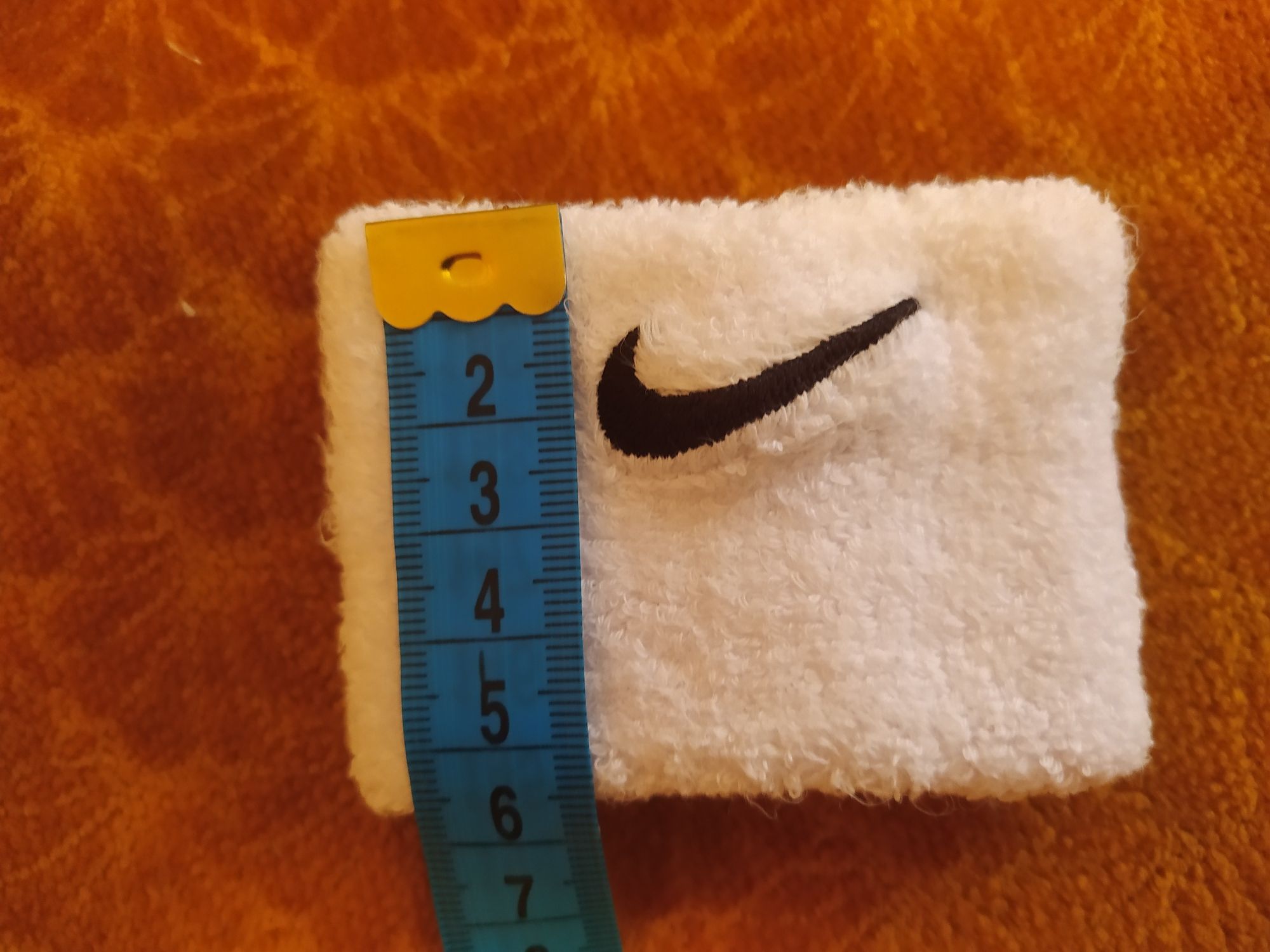 Nike напульсник.