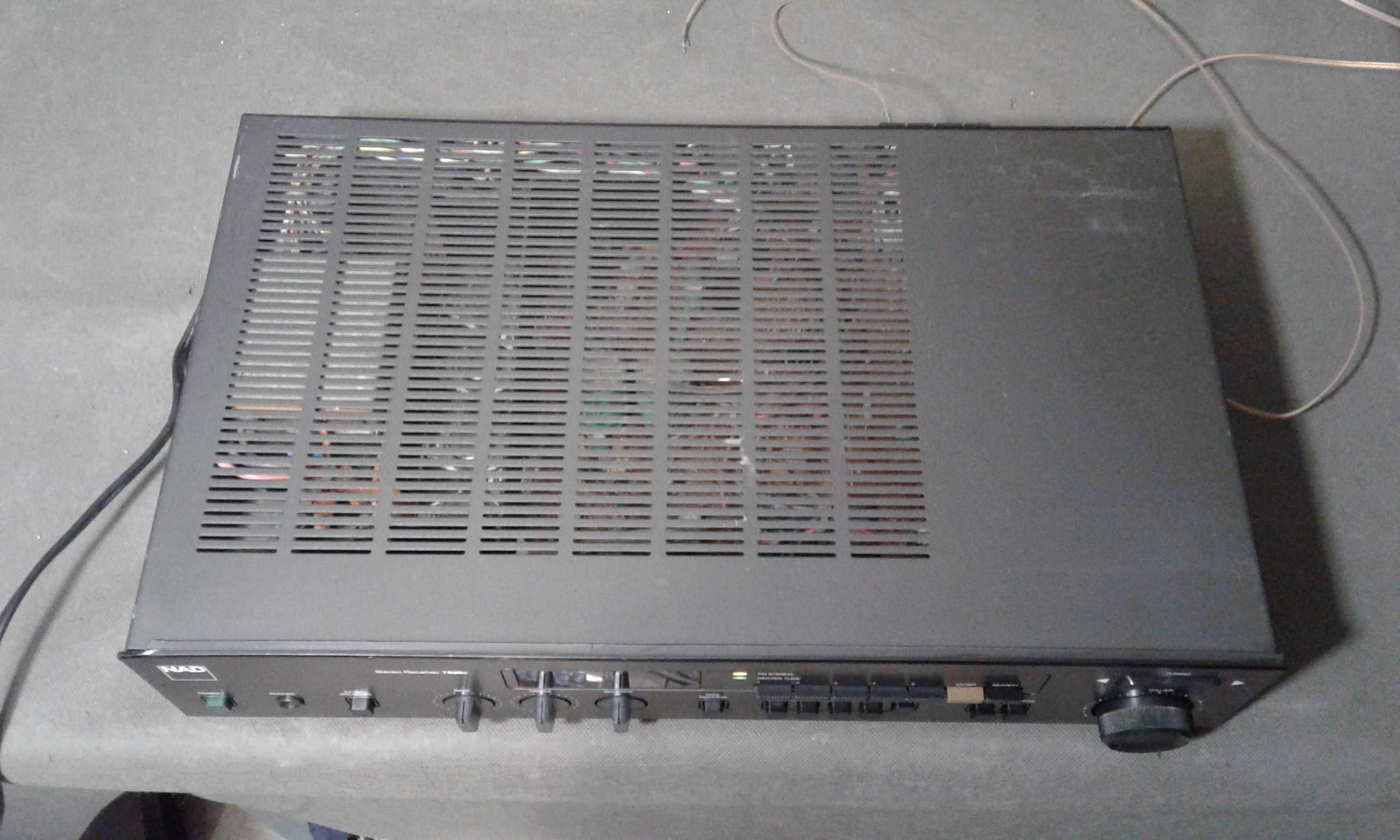 NAD 7020E,amplituner stereo