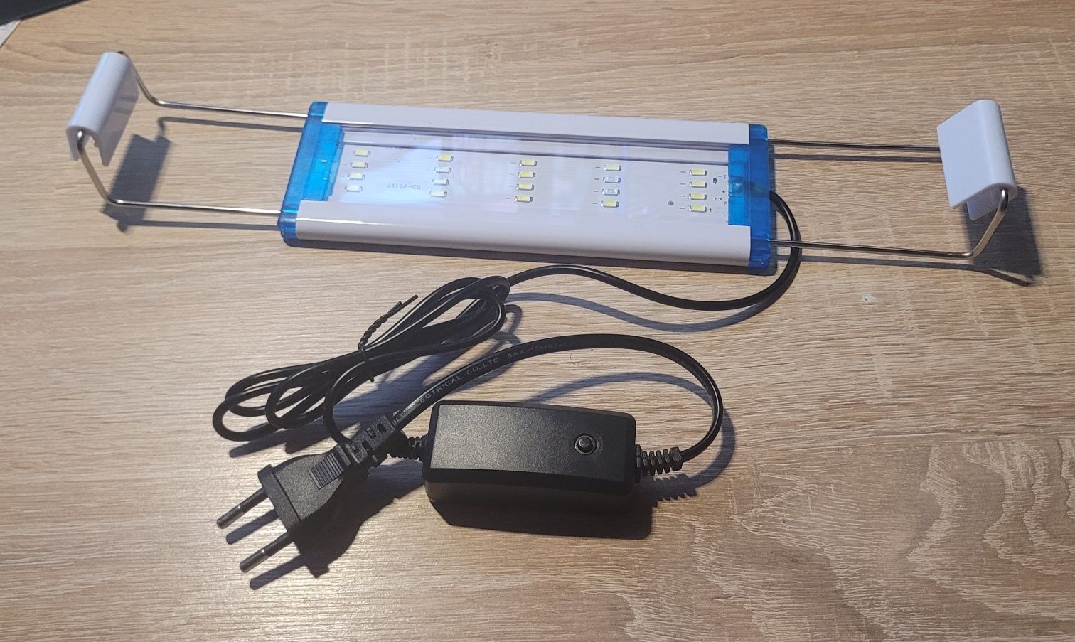 Nowa lampka do akwarium 8 w