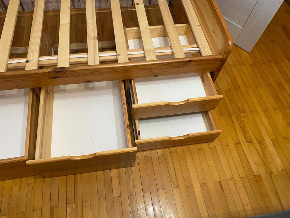 Łóżko drewniane z szufladami 90x200 z materacem