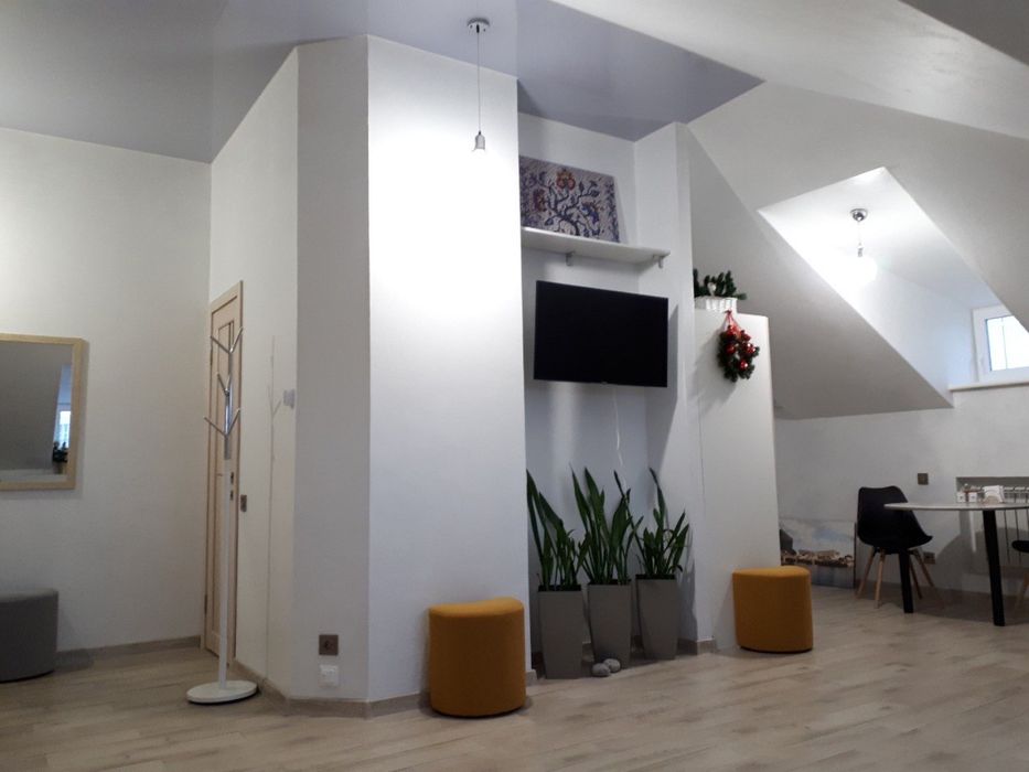 Продам 1-кімн. Квартиру, 45 кВ.м., Нікольський, Площа Конституції