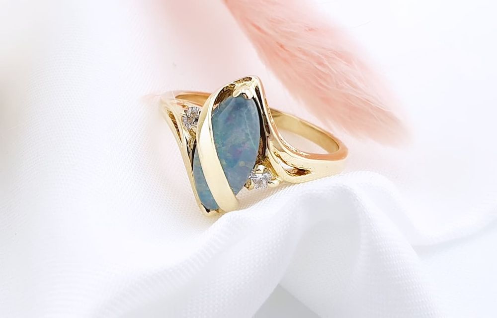 Złoty, pierścionek z Opalem pr.585