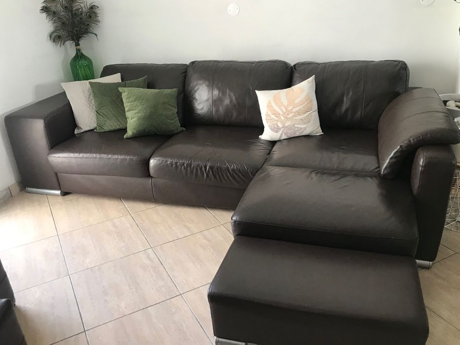 Sofá de canto em pele castanho