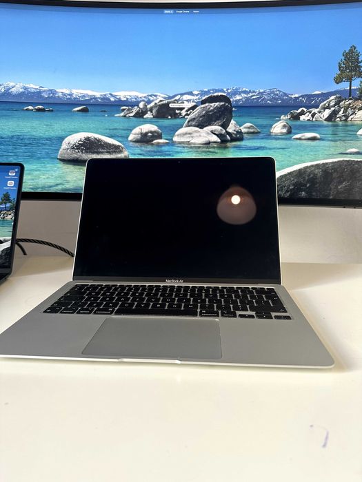 MacBook Air M1 13.3" / 8GB RAM / 256GB SSD
