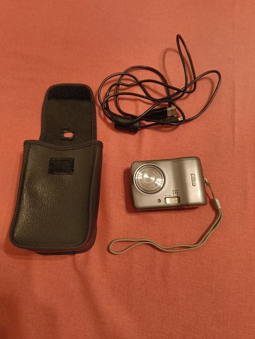 Nikon Coolpix L2 na części