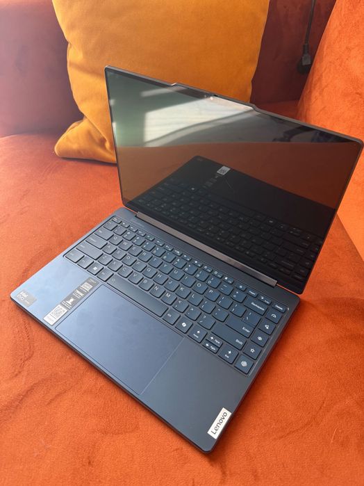 Lenovo Yoga 9i 2-in-1 14" 2.8K 120Hz OLED Touch Core Ultra 7