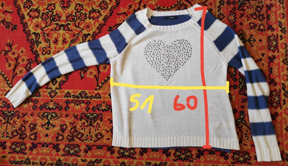Sweter z motywem serca