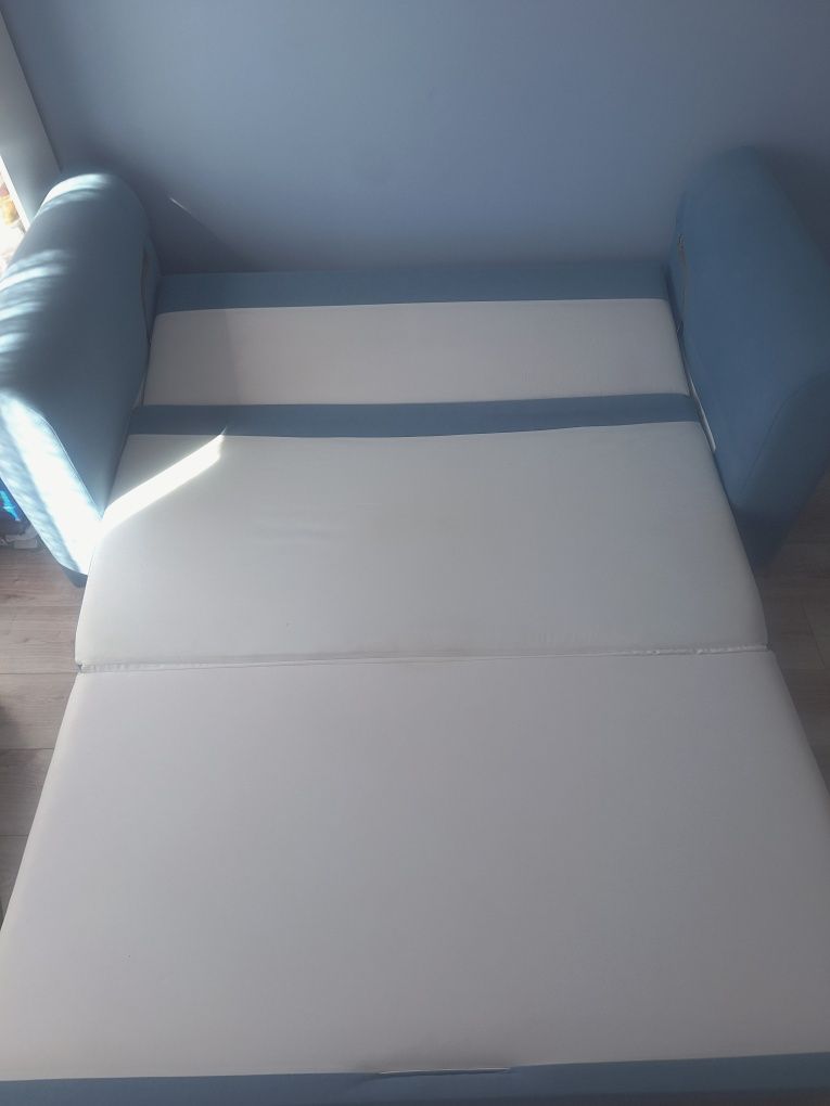 Super sofa rozkładana z funkcją spania i pojemnikiem na pościel!