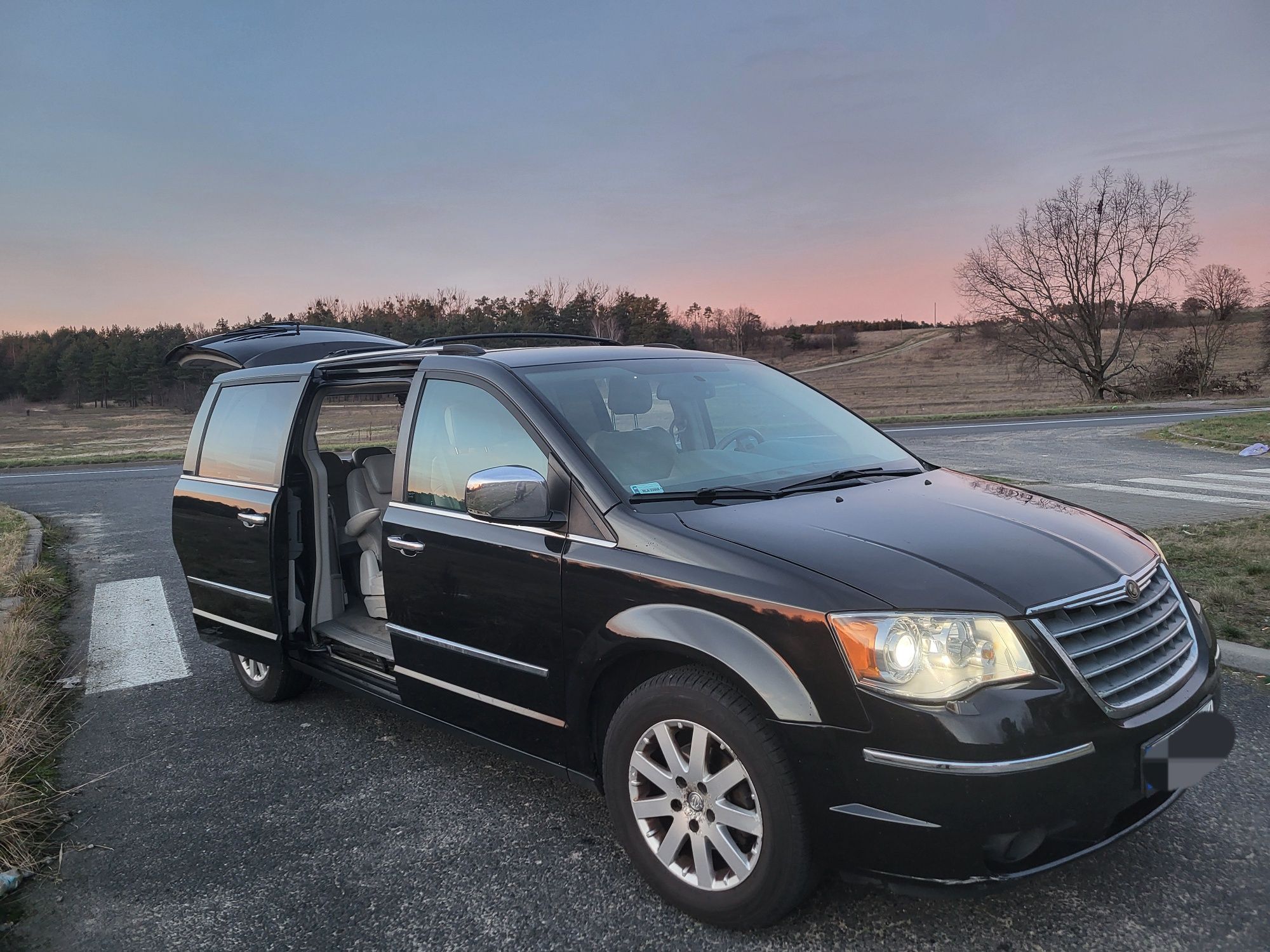 Chrysler grand voyager 2010 rok 2,8