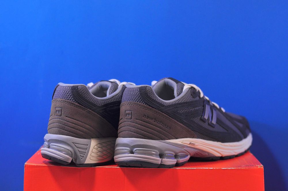 Кросівки New Balance 1906 Nike  Zoom Vomero Roam White/Beige