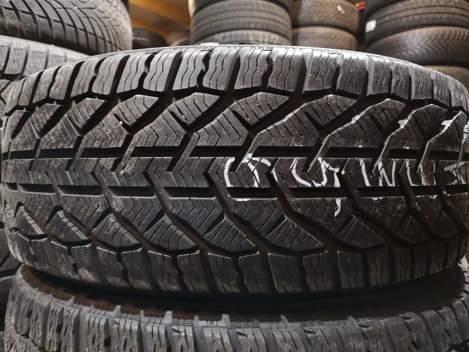 Komplet kół zimowych 5x108 Ford Volvo Peugeot Citroen 235/45/18 Kormor