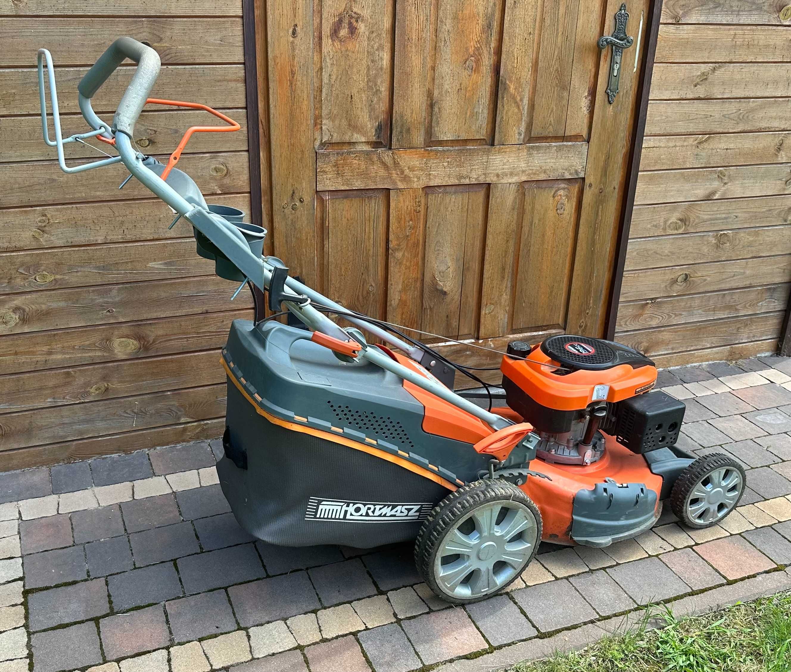 Kosiarka spalinowa z napędem HKS 250 NL