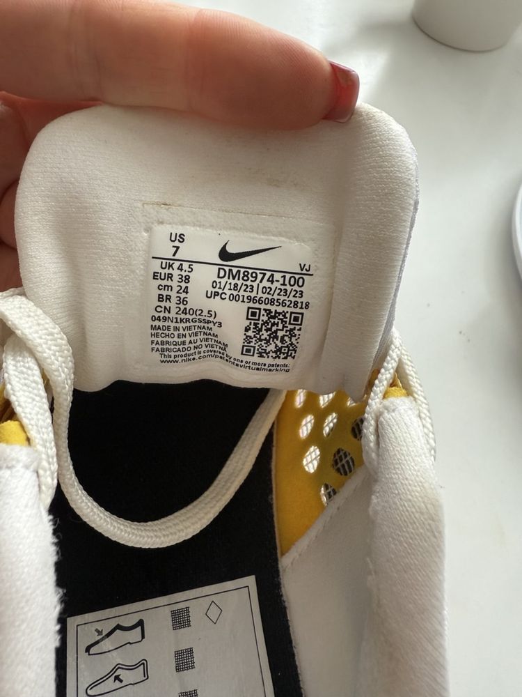Кросівки жіночі Nike Zoom Fly 5 White DM8974-100