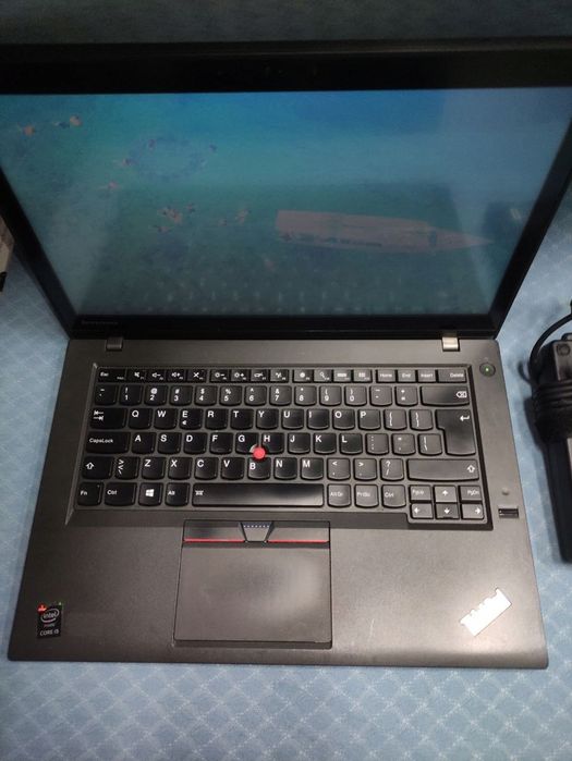 ThinkPad T450 | i5-5200U | 8GB RAM | 128GB SSD | Touchscreen | 2 bate