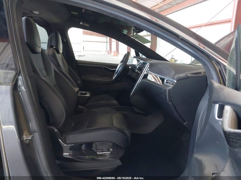 Розборка шрот запчастини Tesla Model X 2016-2021 100D 75D 90D