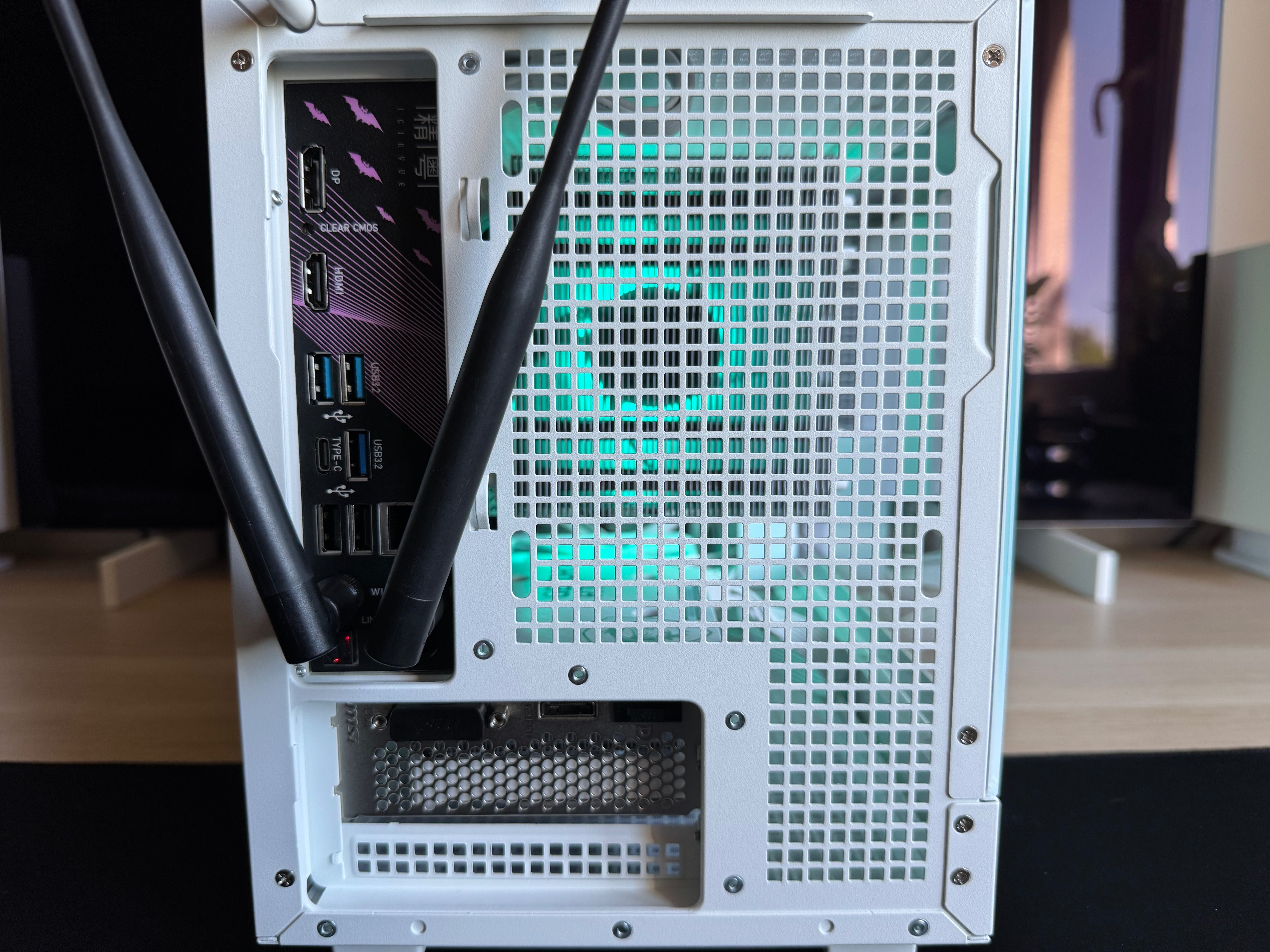 Komputer do gier RTX 3050 AMD Ryzen 5 16GB RAM DDR5 2TB SSD PC ITX SFF
