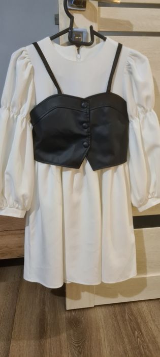 Стильне плаття з корсетом